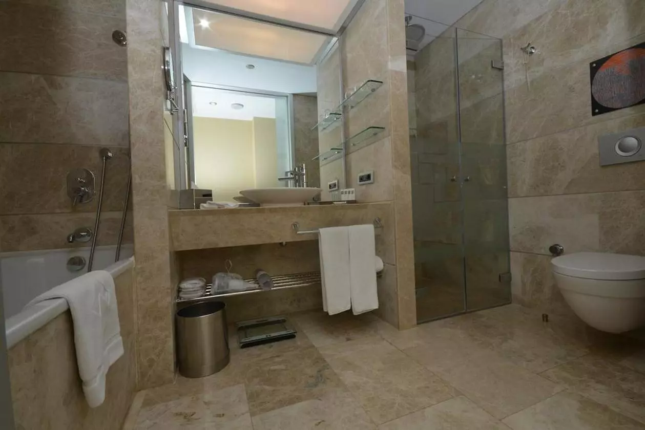 SWISS_SHABAVIZ (16).jpg